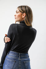 KENNETH COLE - סריג T NECK נייבי - MASHBIR//365