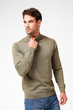 KENNETH COLE - סריג כותנה בייסיק עם צווארון גולף קצר בצבע זית - MASHBIR//365