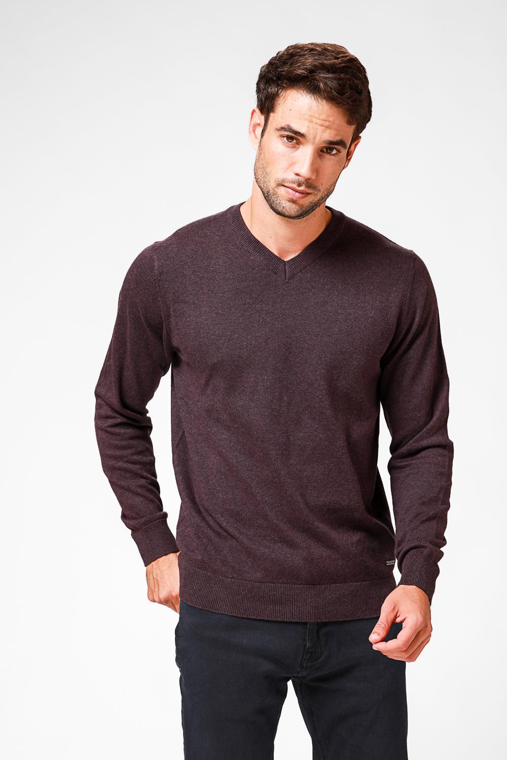 KENNETH COLE - סריג כותנה בייסיק צווארון V בצבע חציל - MASHBIR//365