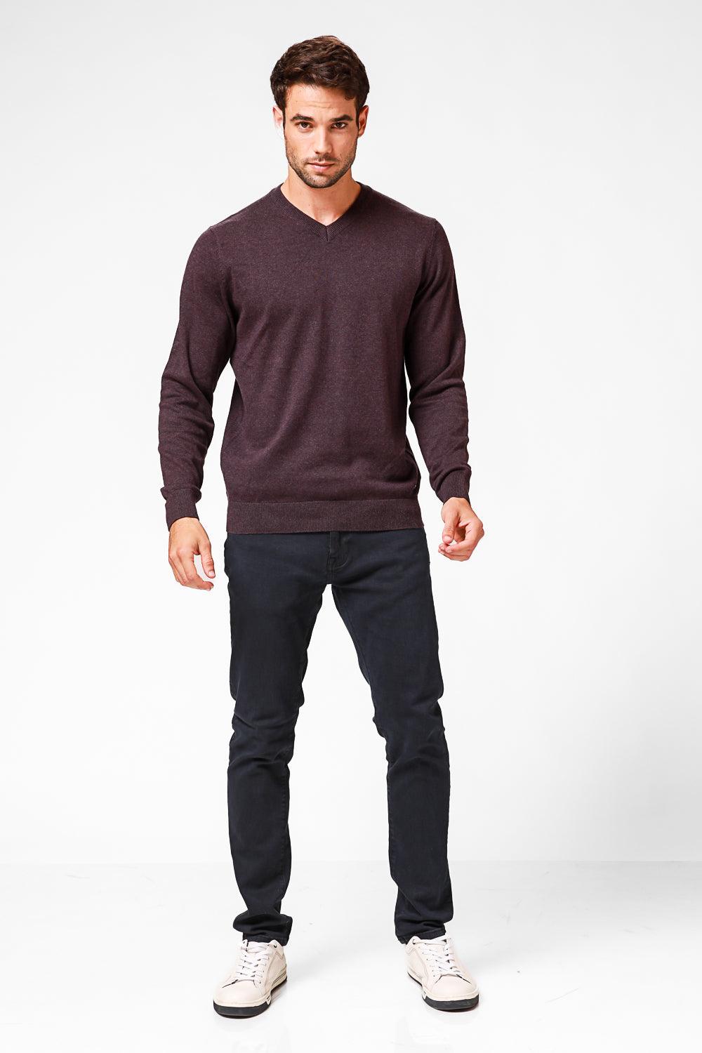 KENNETH COLE - סריג כותנה בייסיק צווארון V בצבע חציל - MASHBIR//365