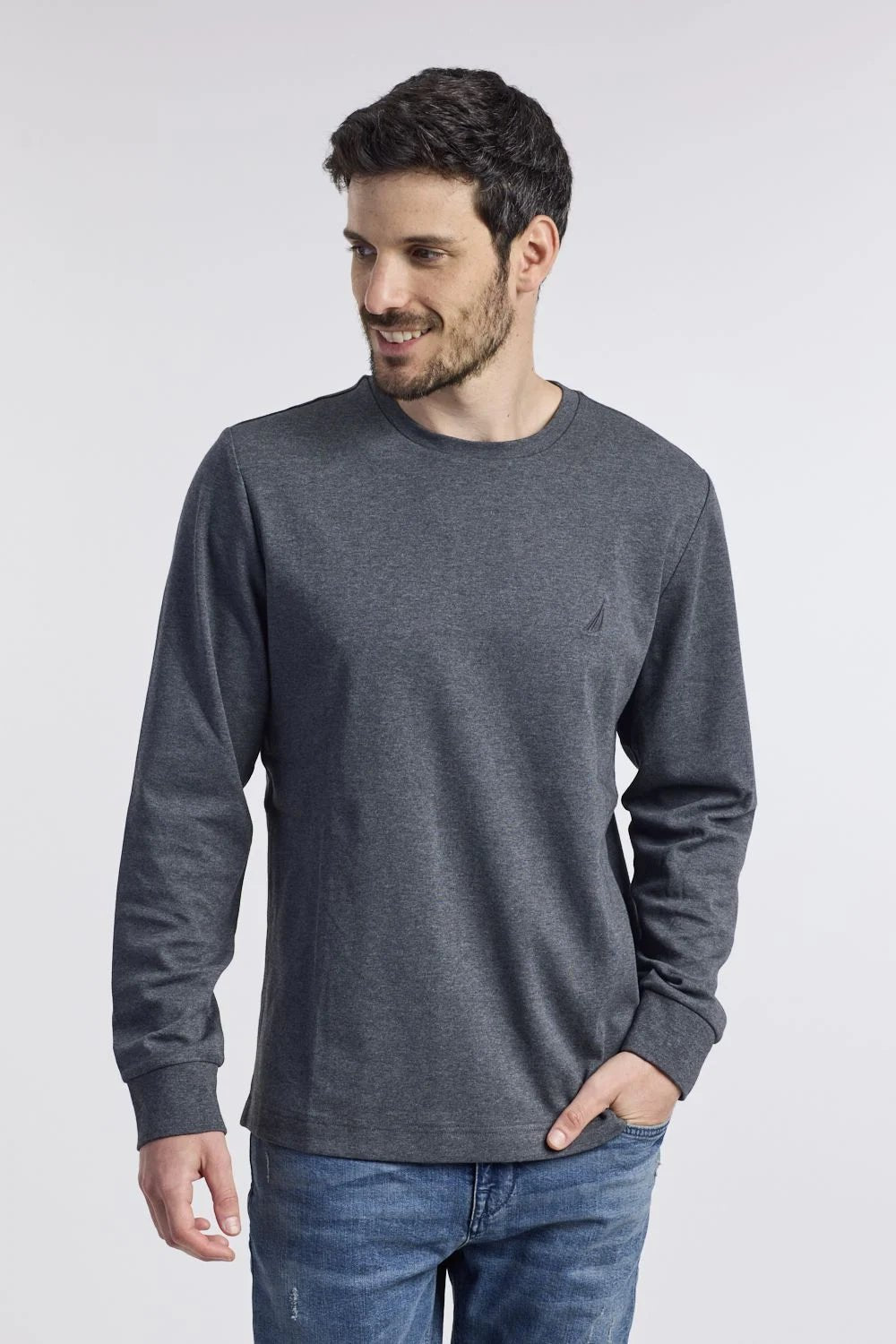 NAUTICA - סווטשירט אפור כהה עם לוגו רקום - MASHBIR//365