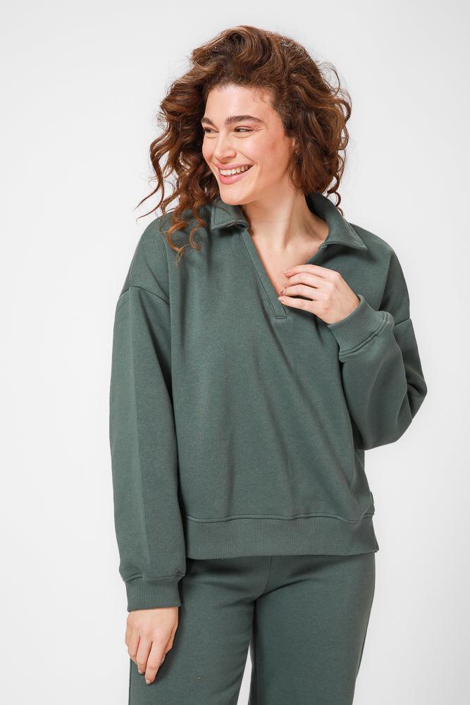 KENNETH COLE - סווטשירט פולו עם צווארון וי בצבע ירוק - MASHBIR//365