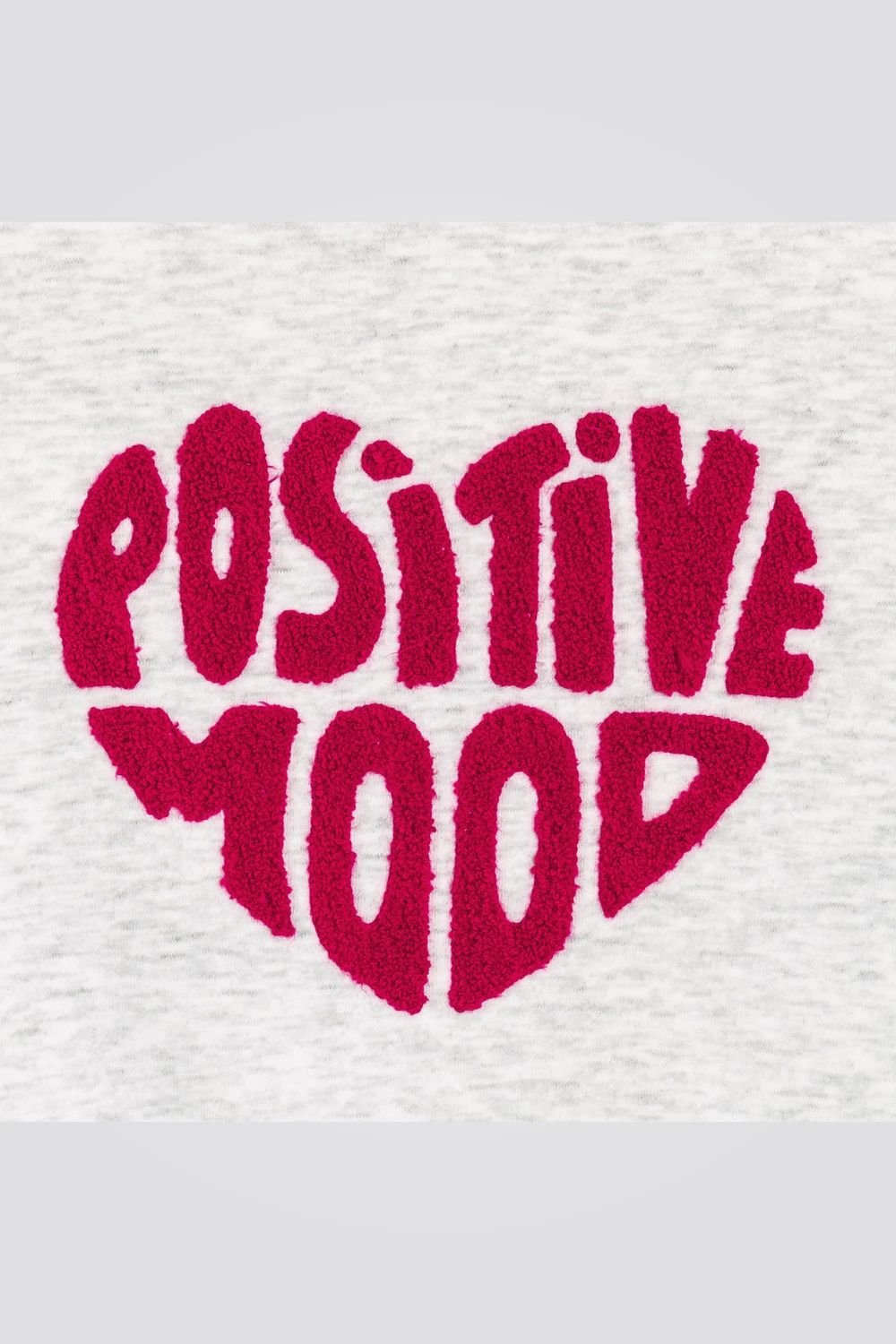 OKAIDI - סווטשירט ילדות באפור מלאנג' בהיר עם הדפס לב אדום - MASHBIR//365