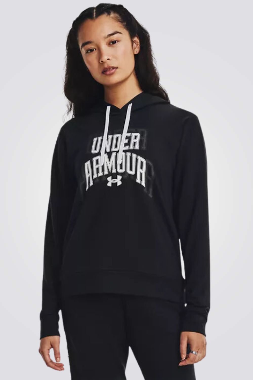 UNDER ARMOUR - סווטשירט קפוצ'ון לנשים בצבע שחור - MASHBIR//365