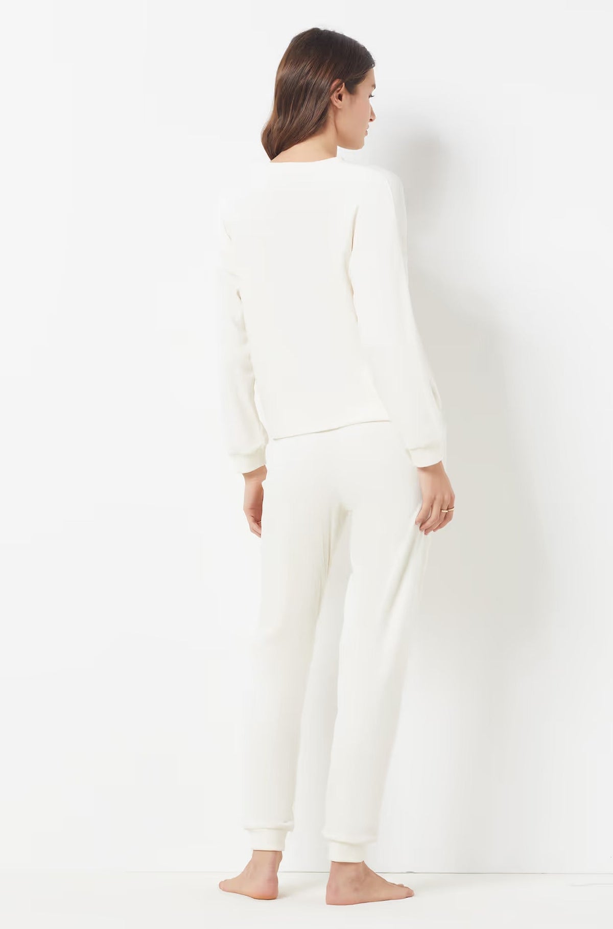 ETAM - סווטשירט קטיפתי DUNKAN בצבע קרם - MASHBIR//365