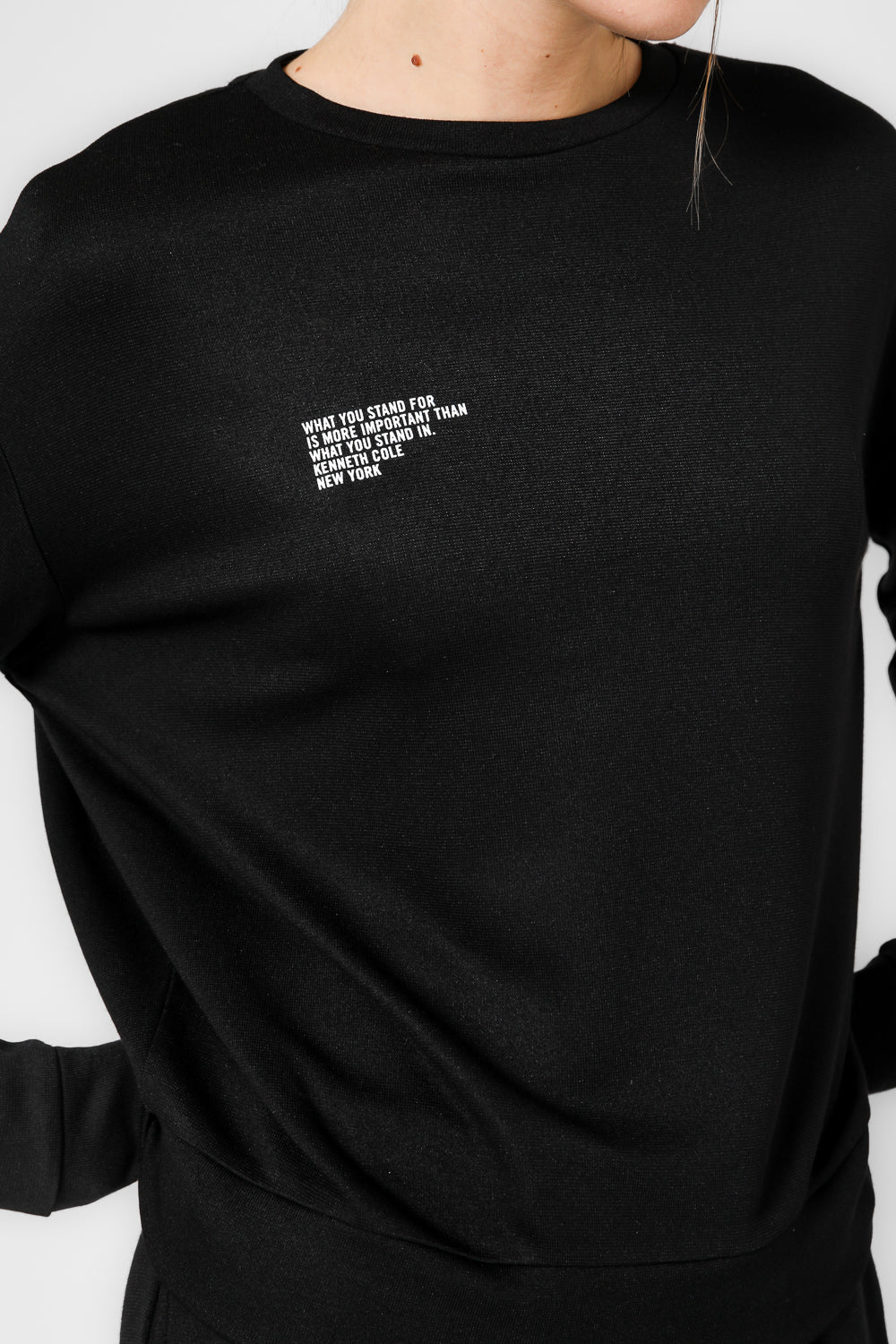 KENNETH COLE - סווטשירט לאונג' עם כיתוב לוגו בצבע שחור - MASHBIR//365