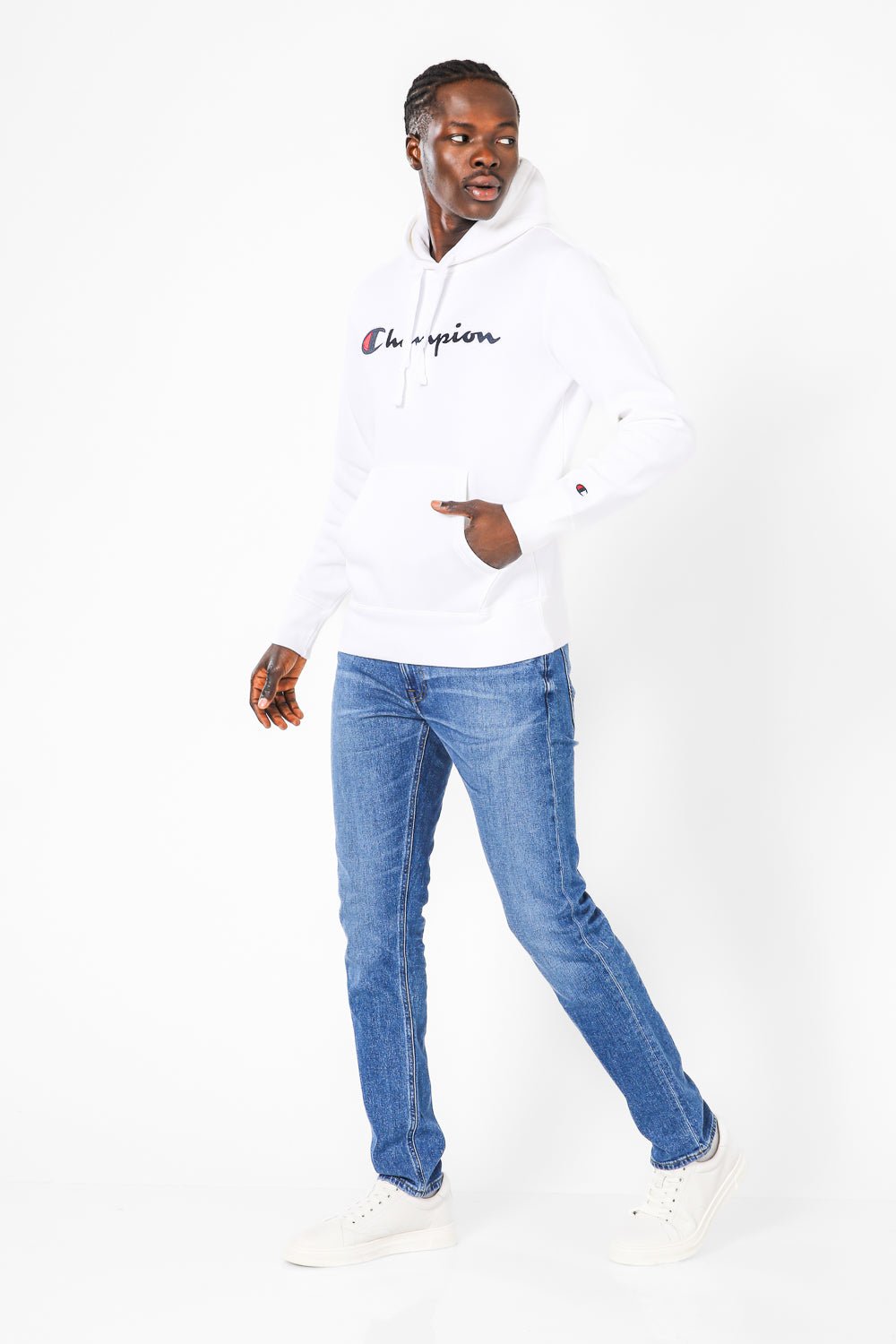 CHAMPION - סווטשירט לבן עם כובע קפוצ'ון - MASHBIR//365