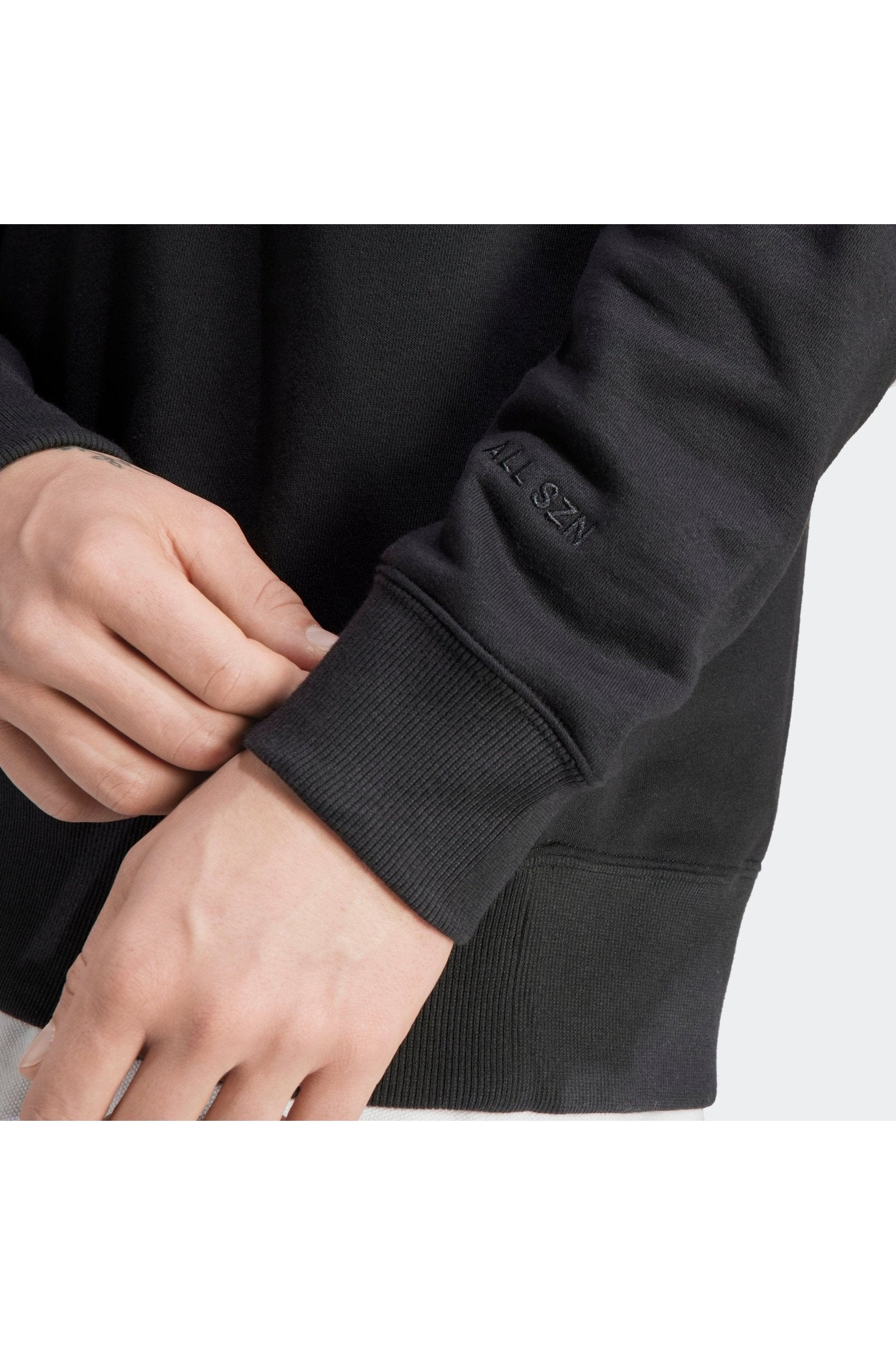 ADIDAS - סווטשירט לגברים ALL SZN בצבע שחור - MASHBIR//365