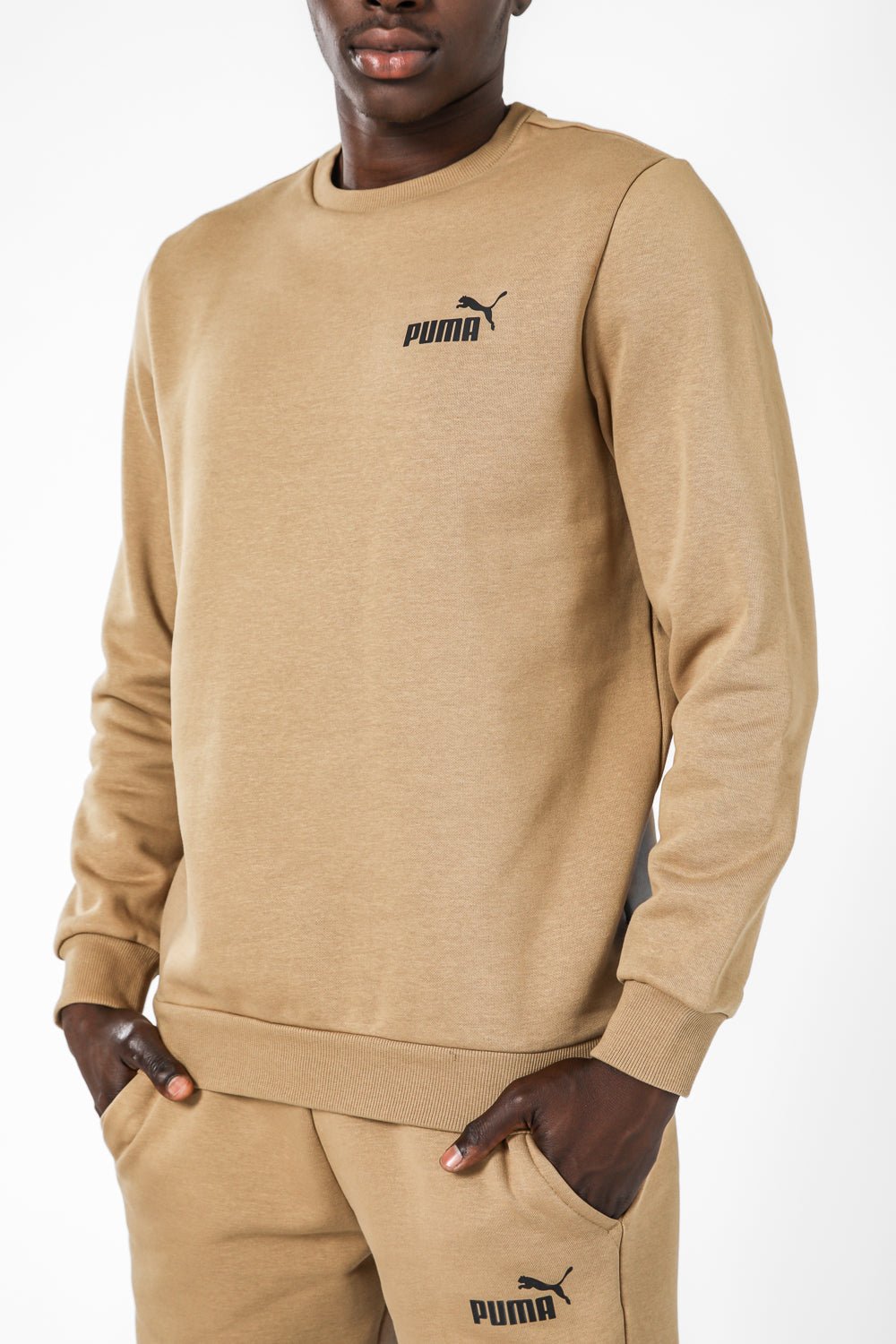 PUMA - סווטשירט לגברים ESS בצבע חום - MASHBIR//365