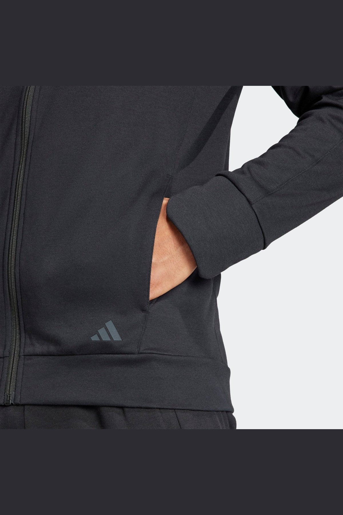 ADIDAS - סווטשירט לגברים OGA BASE בצבע שחור - MASHBIR//365