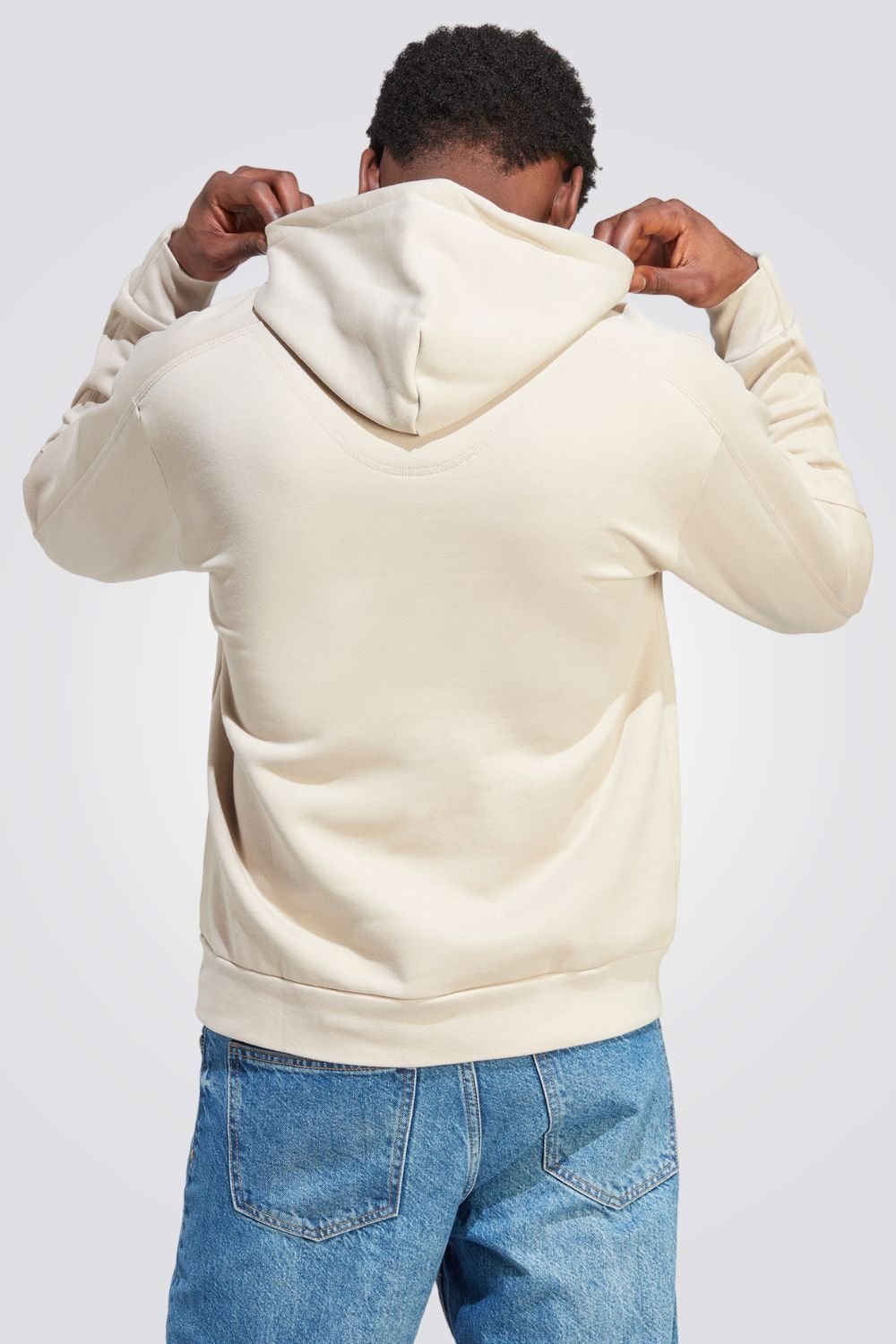 ADIDAS - סווטשירט לגברים WONBEI בצבע בז' - MASHBIR//365