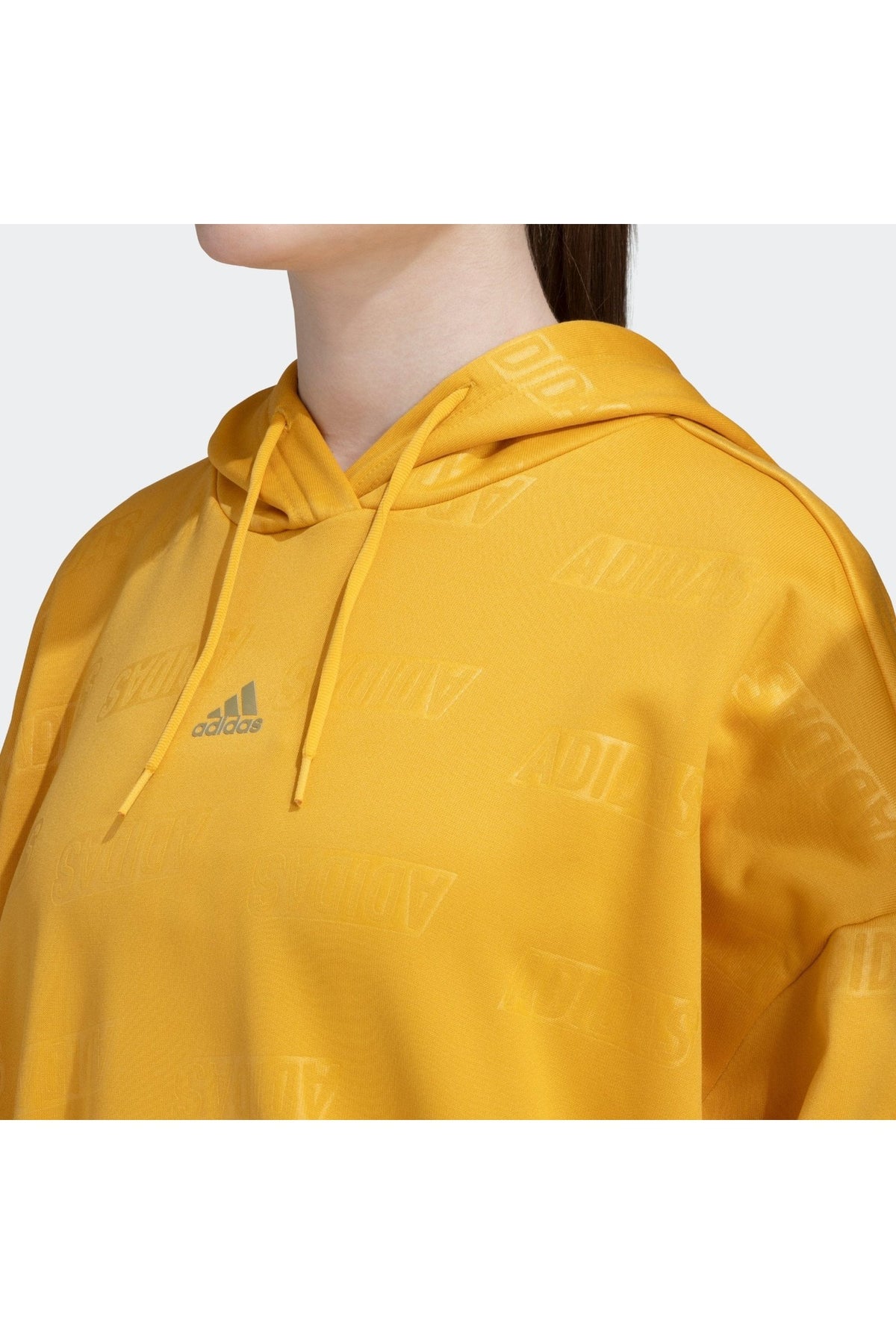 ADIDAS - סווטשירט לנשים EMBOSSED MONOGRAM בצבע צהוב - MASHBIR//365