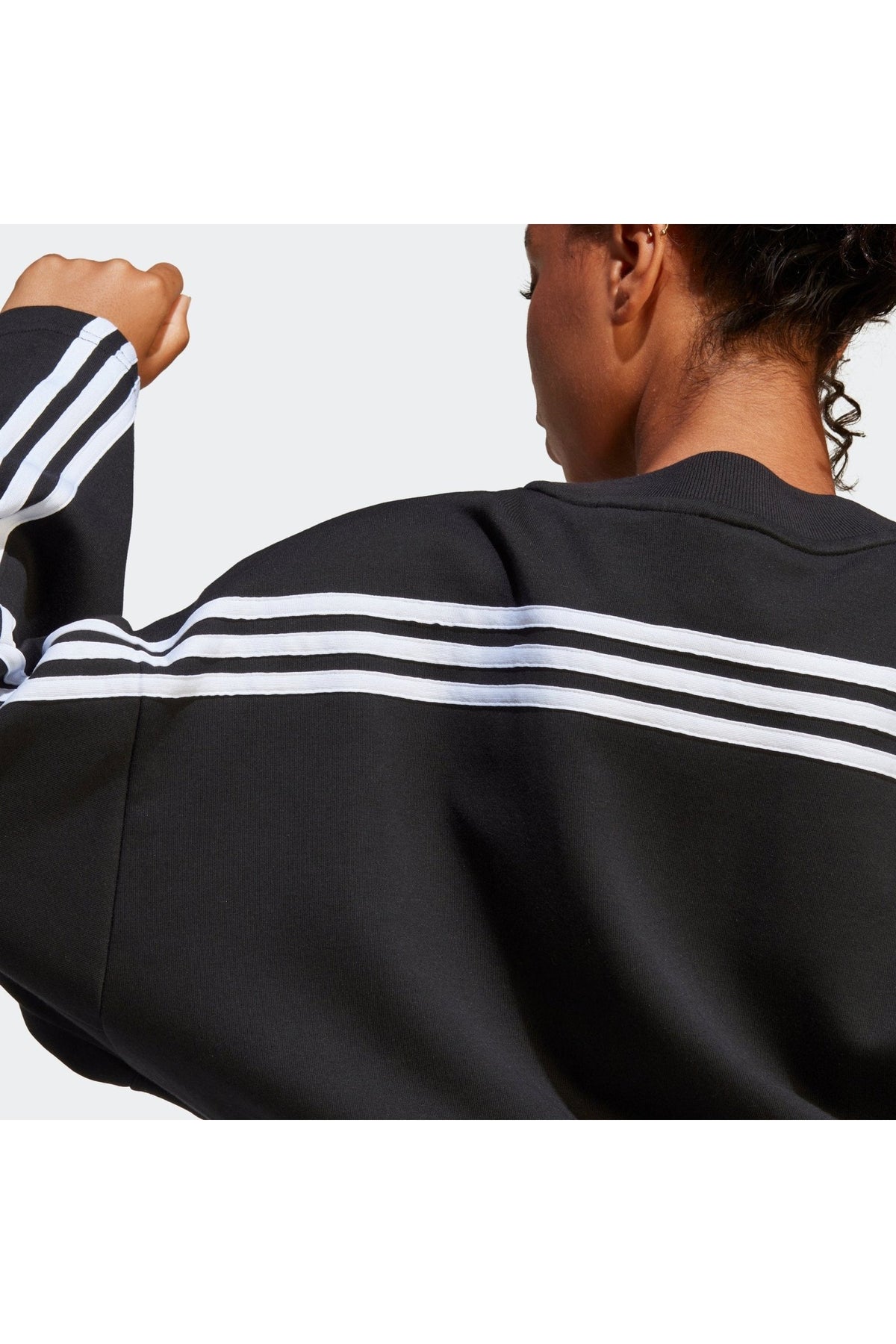 ADIDAS - סווטשירט לנשים W FI 3S בצבע שחור - MASHBIR//365