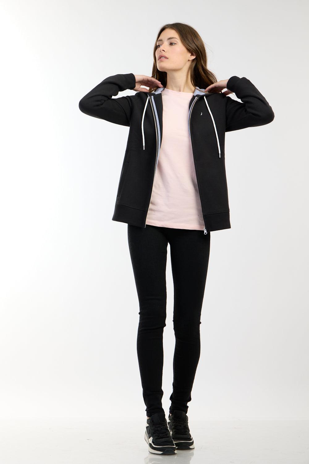 NAUTICA - סווטשירט לוגו עם כובע בצבע שחור - MASHBIR//365