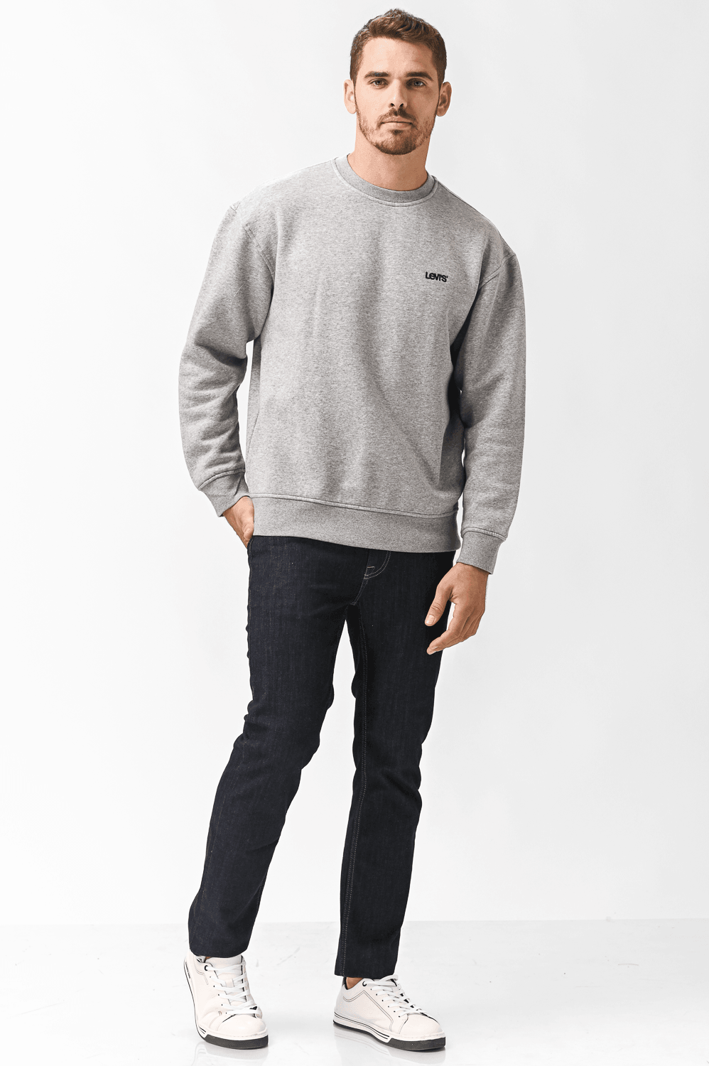 LEVI'S - סווטשירט עם כיתוב לוגו בצבע אפור - MASHBIR//365