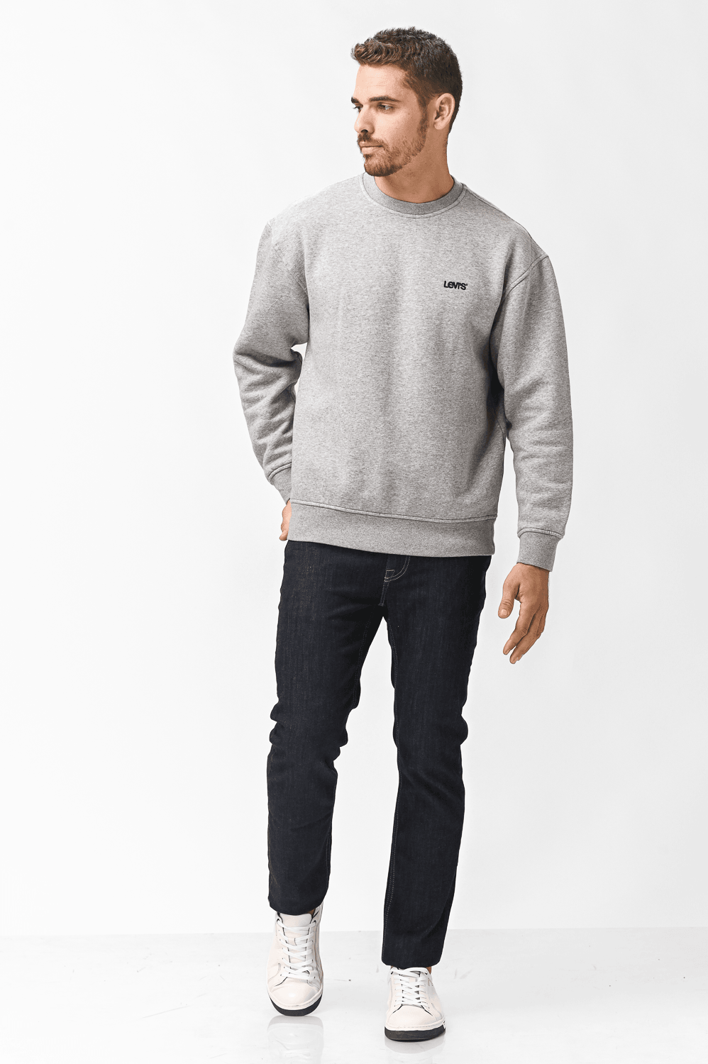 LEVI'S - סווטשירט עם כיתוב לוגו בצבע אפור - MASHBIR//365