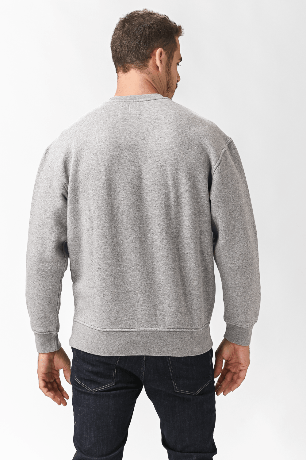 LEVI'S - סווטשירט עם כיתוב לוגו בצבע אפור - MASHBIR//365