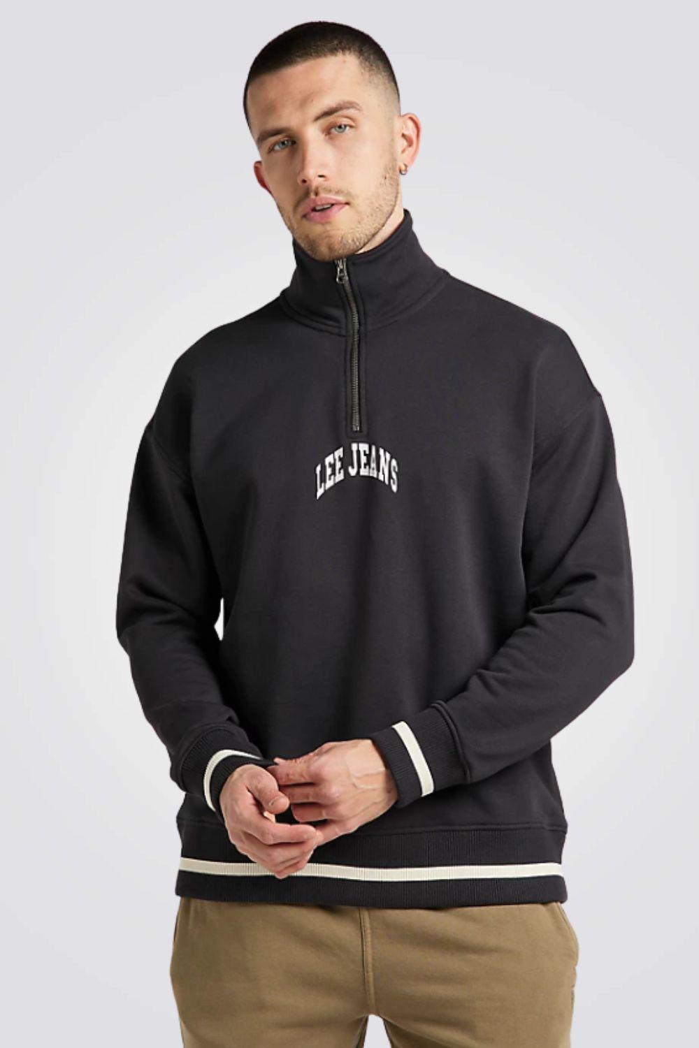 LEE - סווטשירט עם צווארון גבוה בצבע שחור - MASHBIR//365