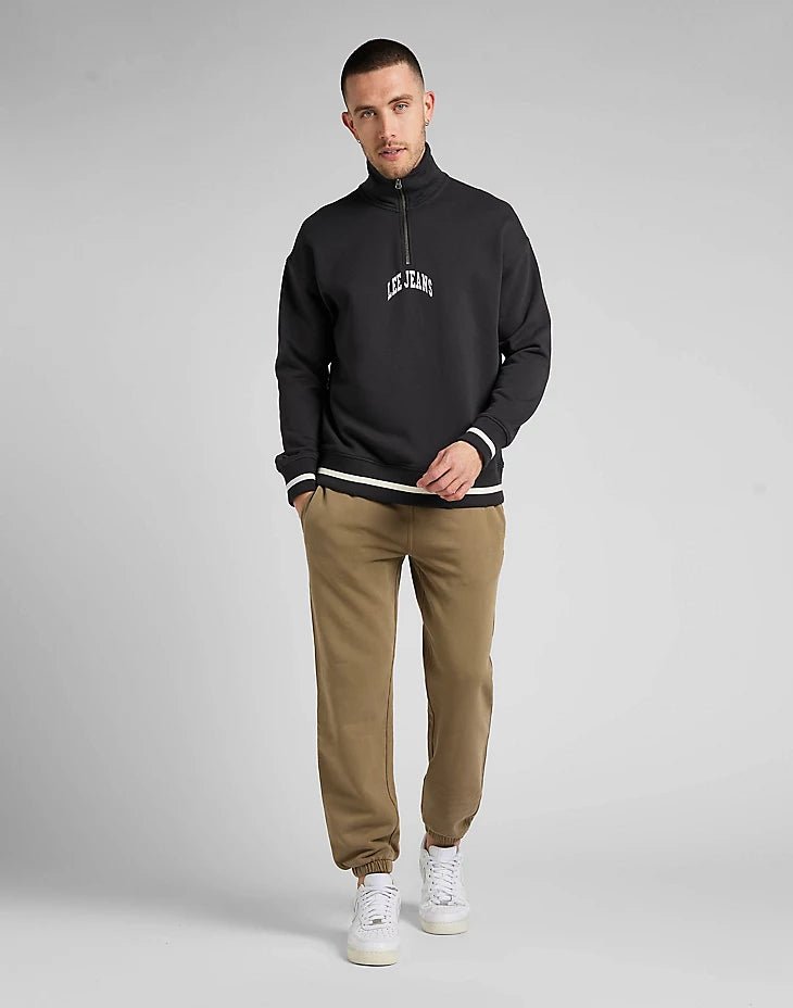 LEE - סווטשירט עם צווארון גבוה בצבע שחור - MASHBIR//365