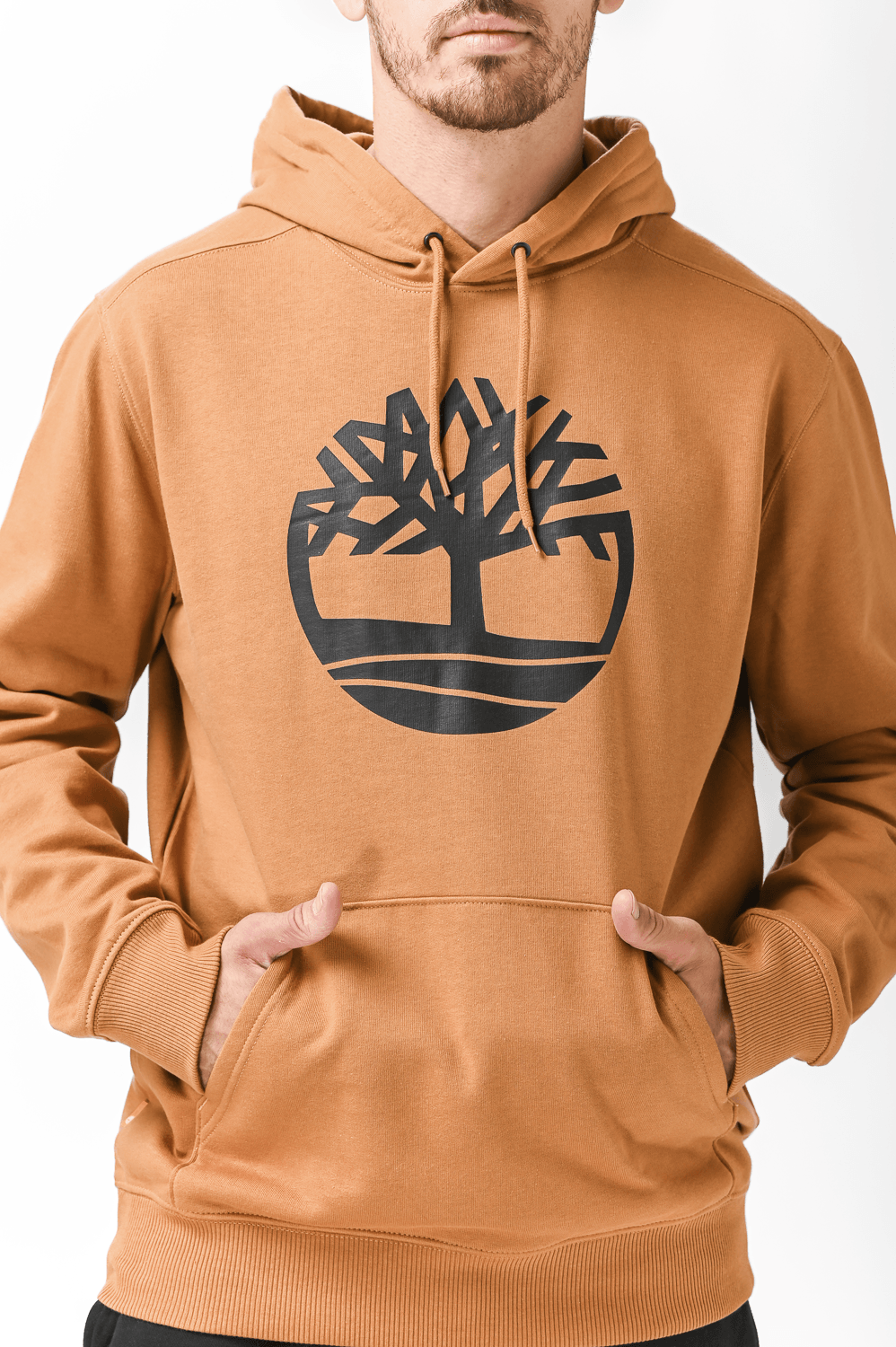 TIMBERLAND - סווטשירט חרדל עם כובע קפוצ’ון והדפס לוגו עץ - MASHBIR//365