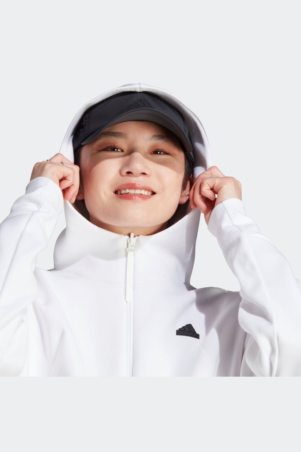 ADIDAS - סווטשרט לנשים Z.N.E FULL בצבע לבן - MASHBIR//365