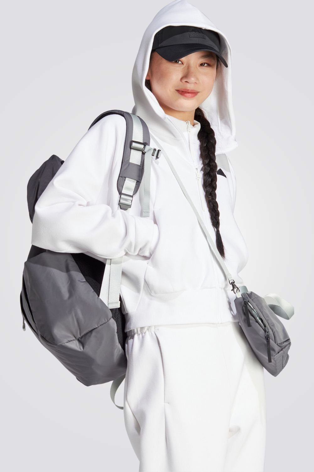 ADIDAS - סווטשרט לנשים Z.N.E FULL בצבע לבן - MASHBIR//365