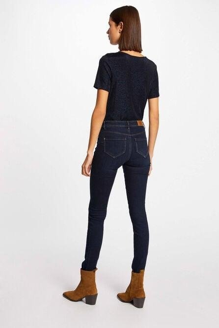 טישירט צווארון V בצבע נייבי - MASHBIR//365