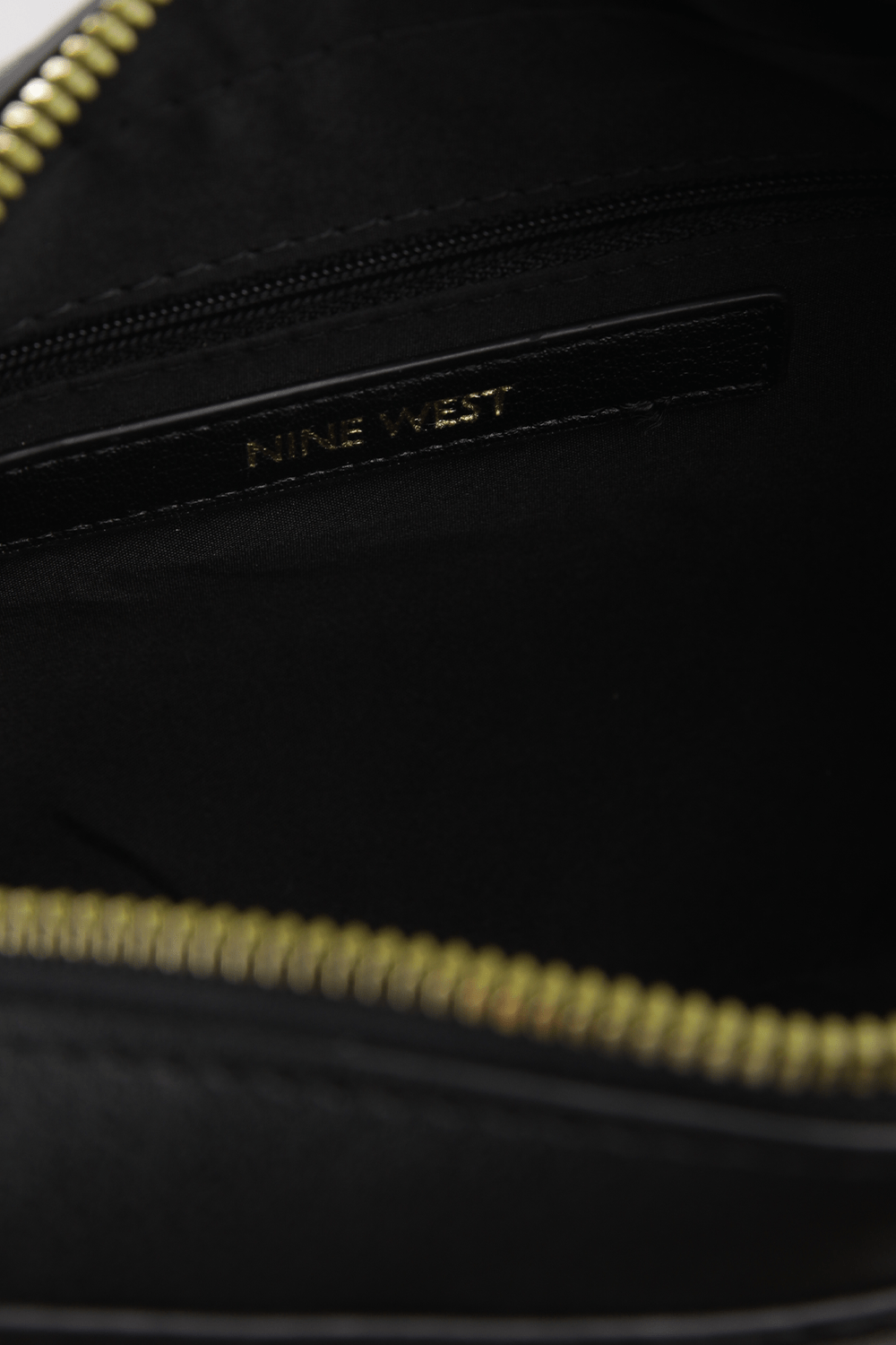 NINE WEST - תיק צד בצבע שחור - MASHBIR//365