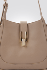 KENNETH COLE - תיק צד דמוי עור בצבע ניוד - MASHBIR//365