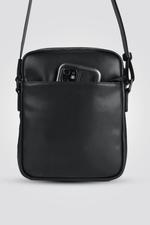 KENNETH COLE - תיק צד עור לגבר בצבע שחור - MASHBIR//365