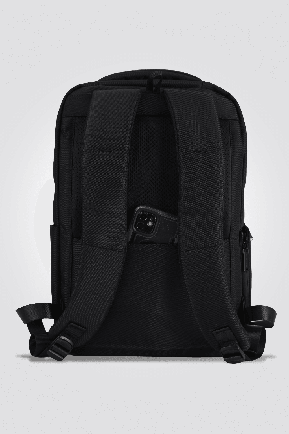 KENNETH COLE - תיק גב לגבר בצבע שחור - MASHBIR//365