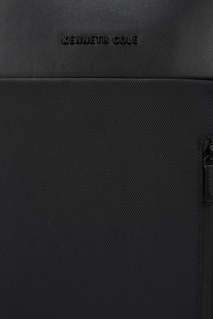 KENNETH COLE - תיק גב לגבר בשילוב עור בצבע שחור - MASHBIR//365