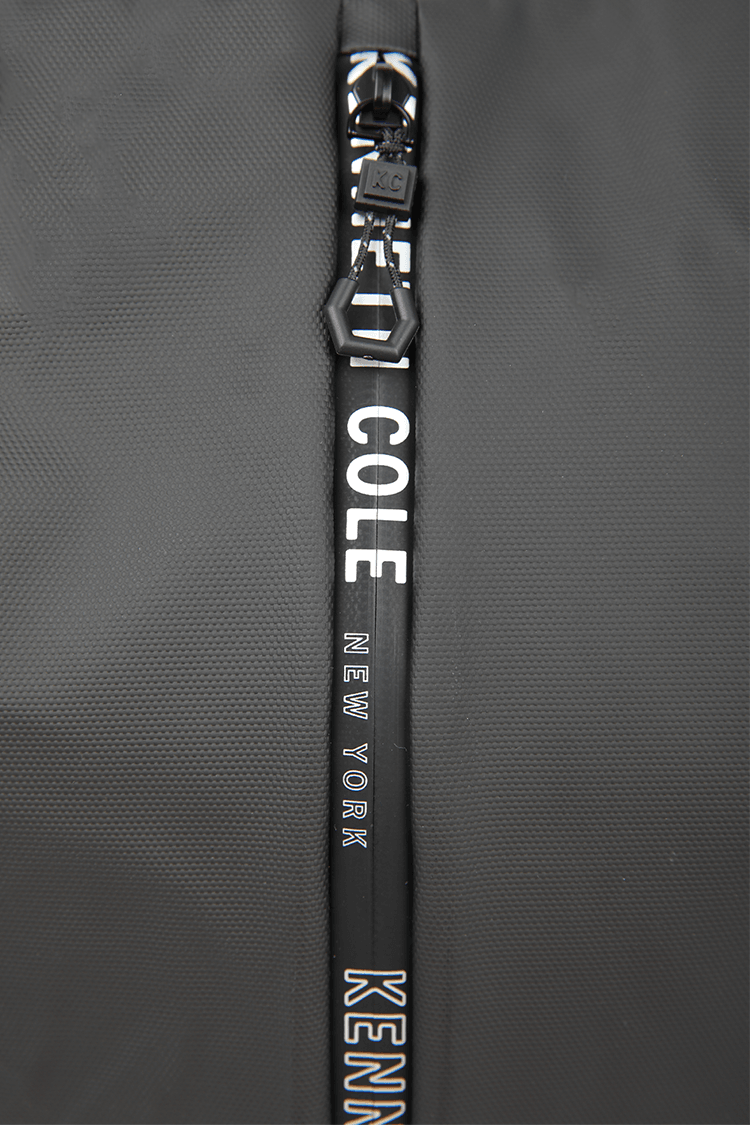 KENNETH COLE - תיק גב סגירה מרובעת שחור - MASHBIR//365