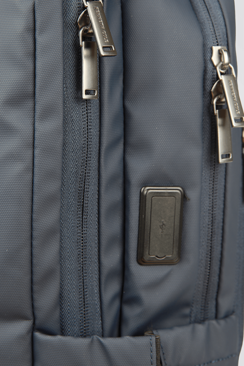 KENNETH COLE - תיק גב סגירה מרובעת כחול נייבי - MASHBIR//365