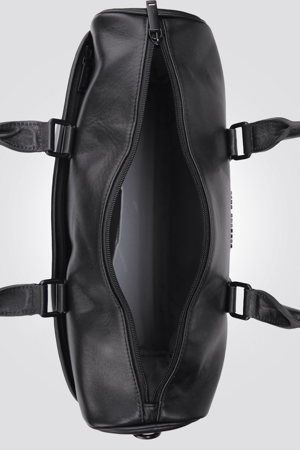 KENNETH COLE - תיק עסקים מעור בצבע שחור - MASHBIR//365