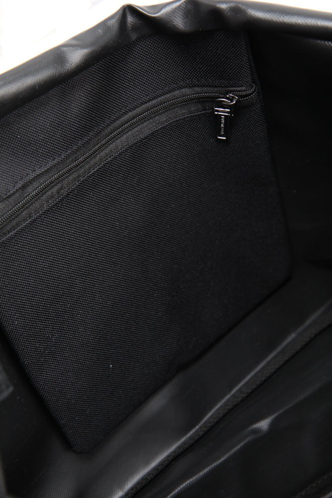 KENNETH COLE - תיק חוף עם לוגו מותג בצבע שחור - MASHBIR//365