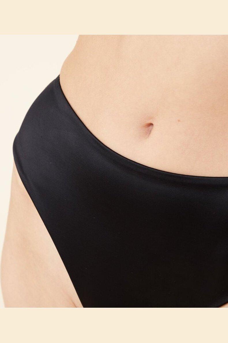 ETAM - תחתוני חוטיני סאטן PERFECT GLOW שחור - MASHBIR//365