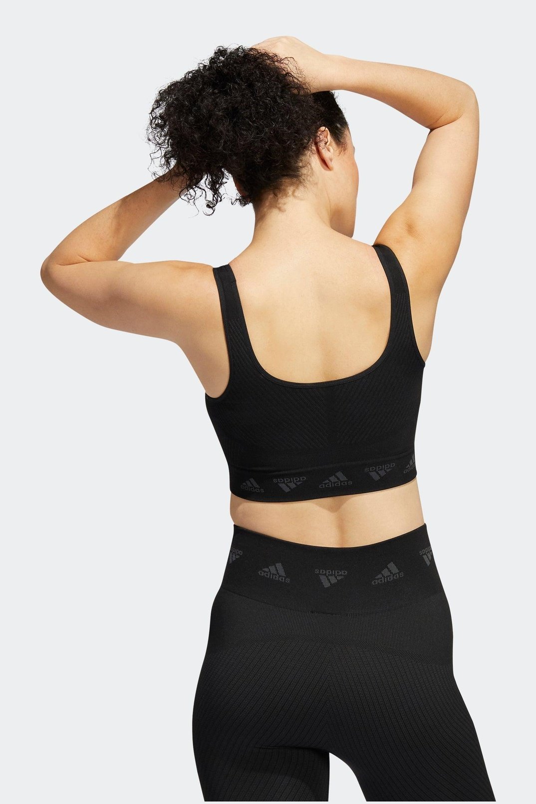 ADIDAS - טופ אימון AEROKNIT בצבע שחור - MASHBIR//365