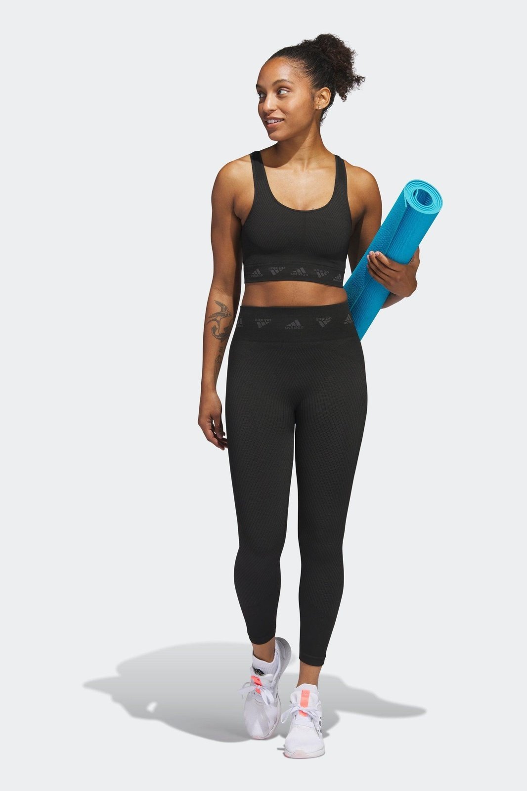 ADIDAS - טופ אימון AEROKNIT בצבע שחור - MASHBIR//365