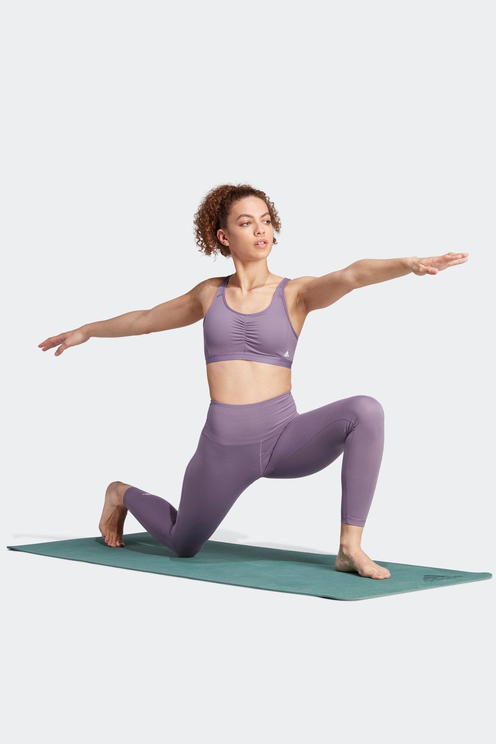 ADIDAS - טופ אימון לנשים COREESSENTIALS בצבע סגול - MASHBIR//365