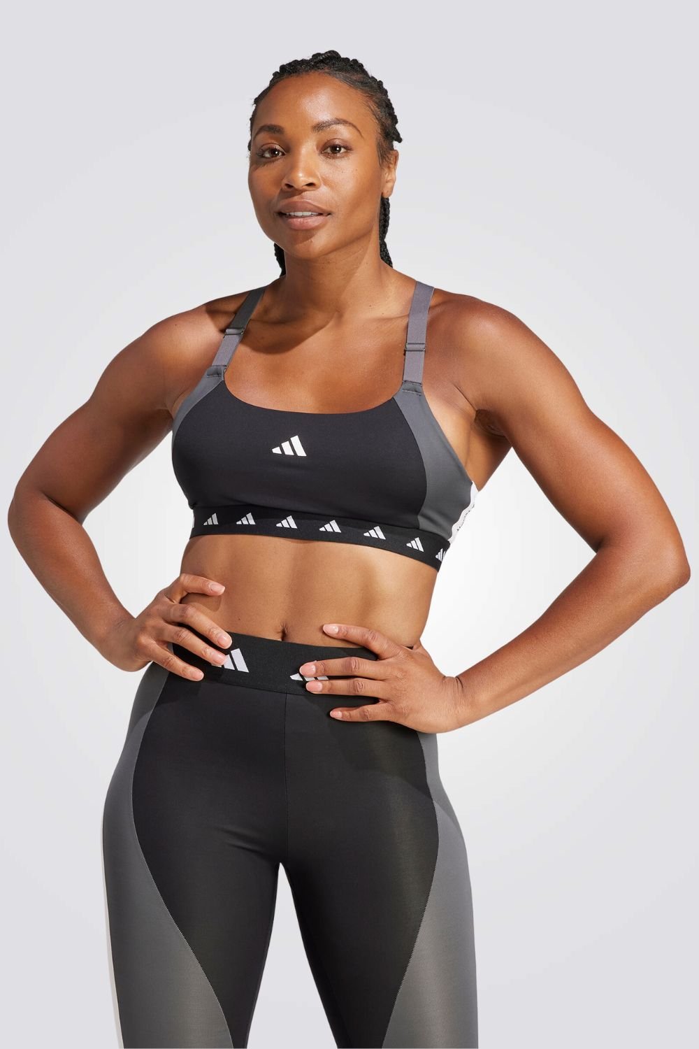 ADIDAS - טופ אימון POWERIMPACT TRAINING בצבע שחור אפור ולבן - MASHBIR//365