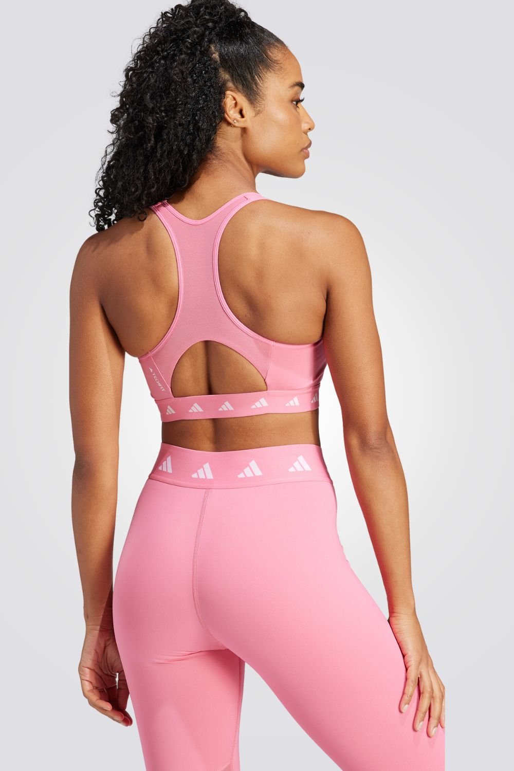 ADIDAS - טופ Powerreact Training בצבע ורוד - MASHBIR//365