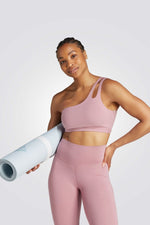 ADIDAS - טופ תמיכה קלה YOGA STUDIO בצבע ורוד - MASHBIR//365