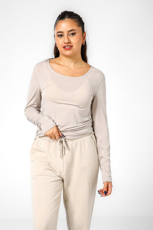 DELTA - חולצה ארוכה לנשים צווארון עגול רחב בצבע בז' - MASHBIR//365