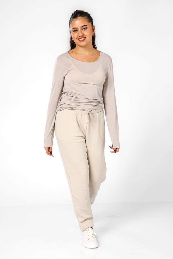 DELTA - חולצה ארוכה לנשים צווארון עגול רחב בצבע בז' - MASHBIR//365