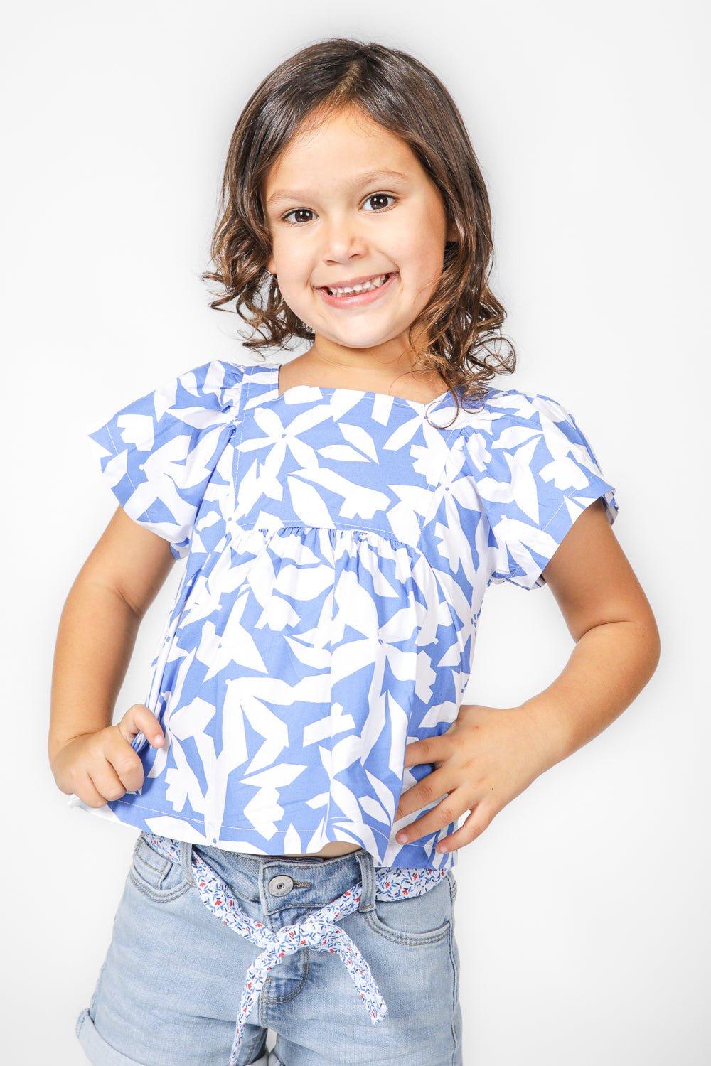 OKAIDI - חולצה פרחונית בצבע כחול לילדות - MASHBIR//365