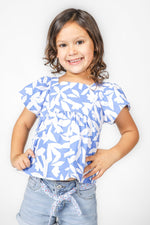 OKAIDI - חולצה פרחונית בצבע כחול לילדות - MASHBIR//365