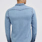 LEE - חולצה ג'ינס מכופתרת לגברים REGULAR WESTERN בצבע כחול בהיר - MASHBIR//365 - 2