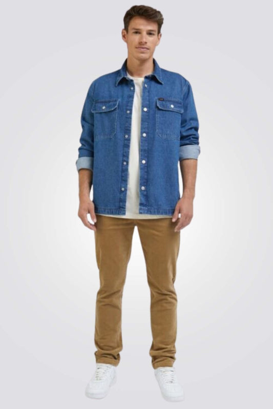 LEE - חולצה ג'ינס מכופתרת לגברים WORKWEAR OVERSHIRT בצבע ג'ינס - MASHBIR//365