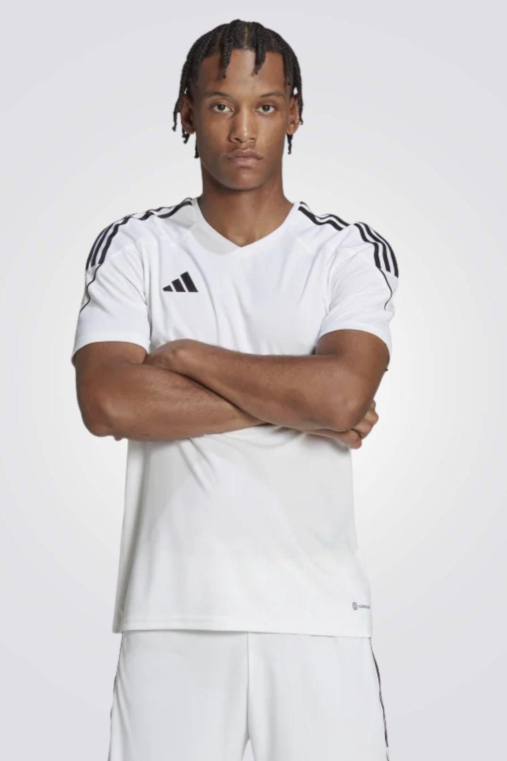 ADIDAS - חולצה לגבר TIRO 23 בצבע לבן - MASHBIR//365